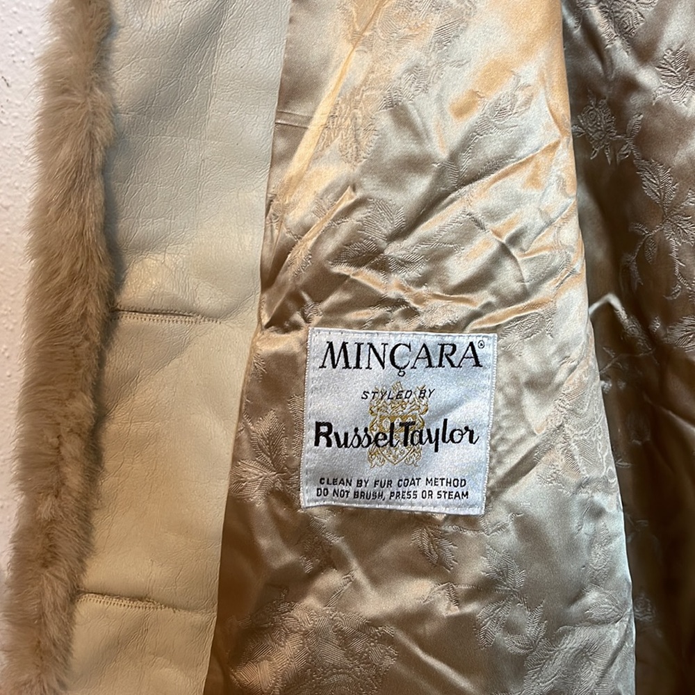 Raleigh’s Washington Vintage Collared Faux Fir Tan Coat - Picture 7 of 10